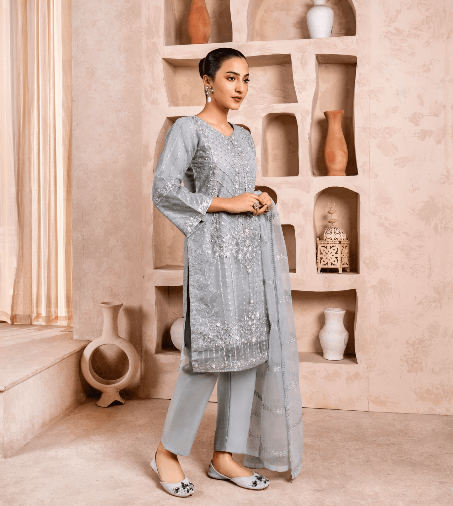 Jashn - e - Jumma – Silver Grey Embroidered Organza Kurta Set - Qalbi Loom