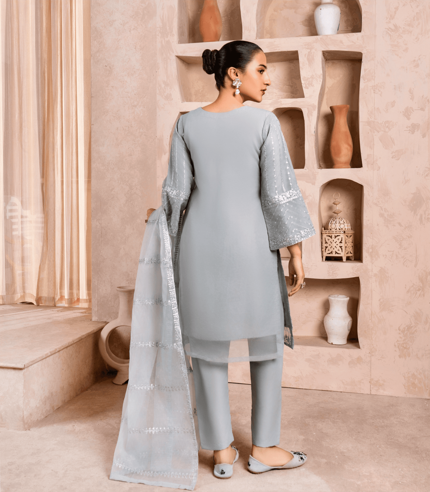 Jashn - e - Jumma – Silver Grey Embroidered Organza Kurta Set - Qalbi Loom