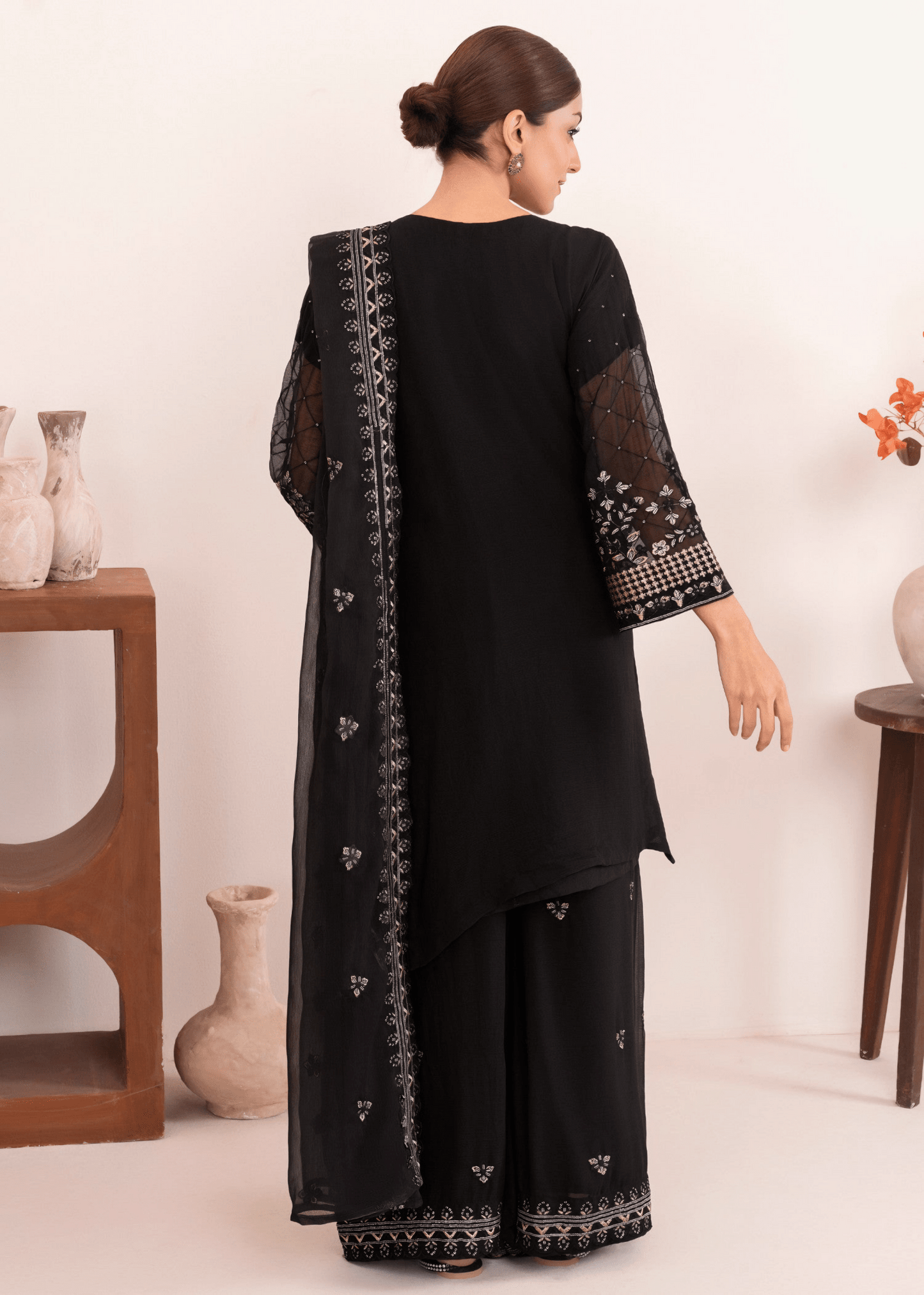 Mah - e - Mehr - Black Embroidered Chiffon Kurta Set - Qalbi Loom