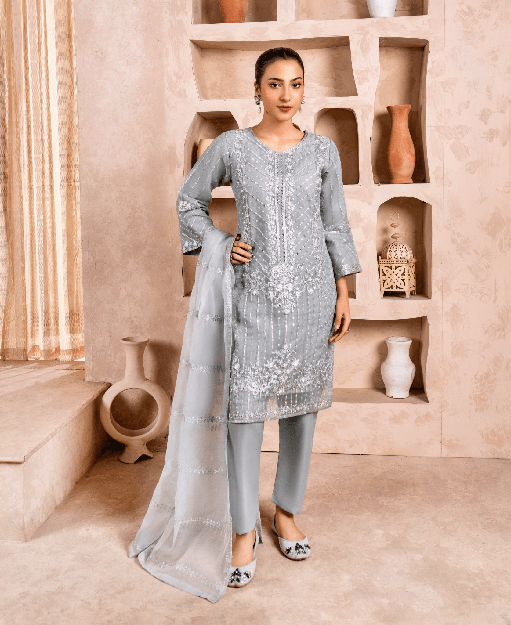 Jashn - e - Jumma – Silver Grey Embroidered Organza Kurta Set - Qalbi Loom