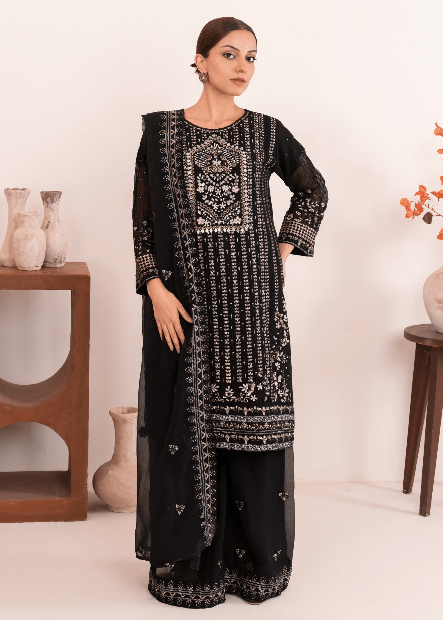 Mah - e - Mehr - Black Embroidered Chiffon Kurta Set - Qalbi Loom