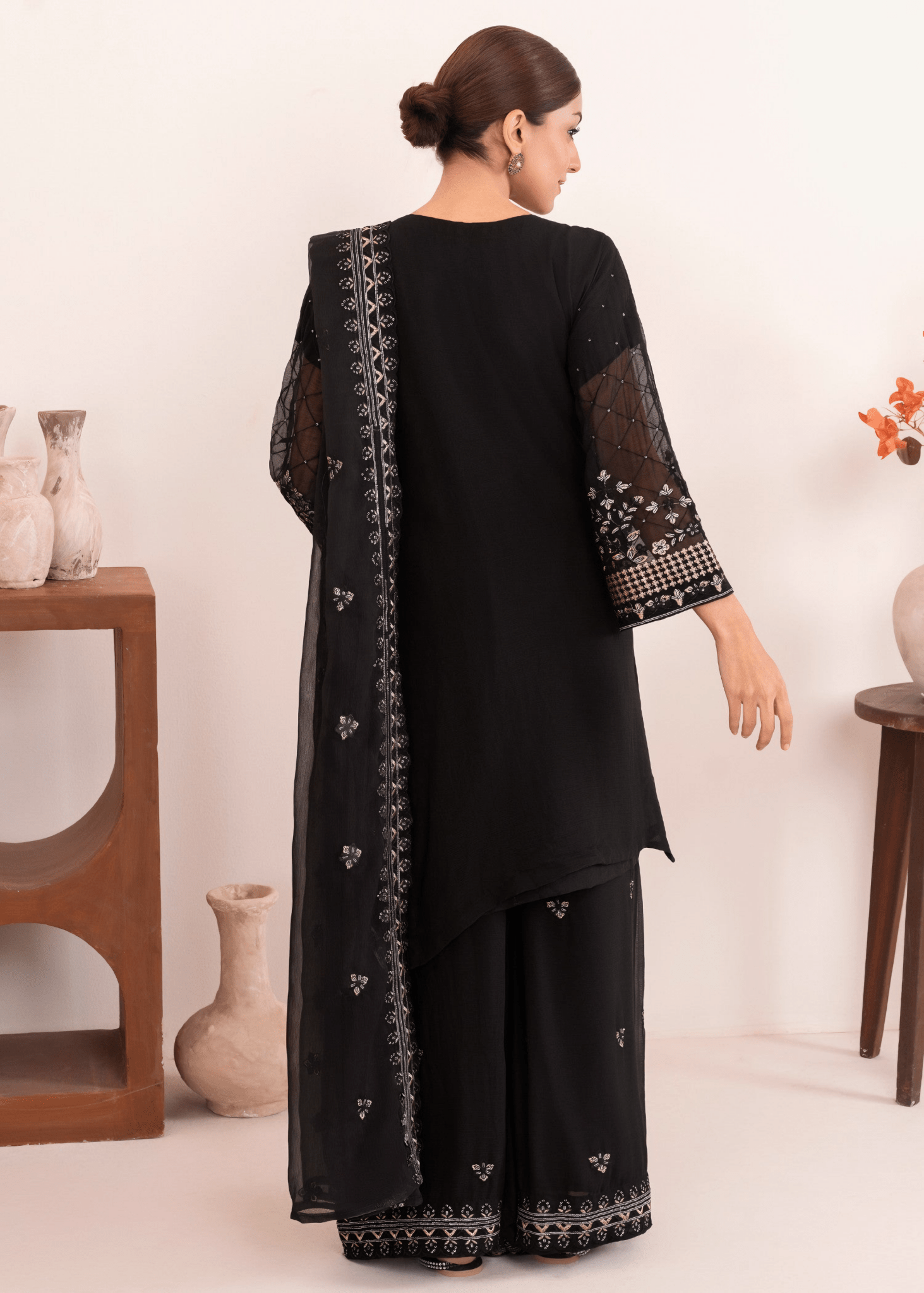 Mah - e - Mehr - Black Embroidered Chiffon Kurta Set - Qalbi Loom