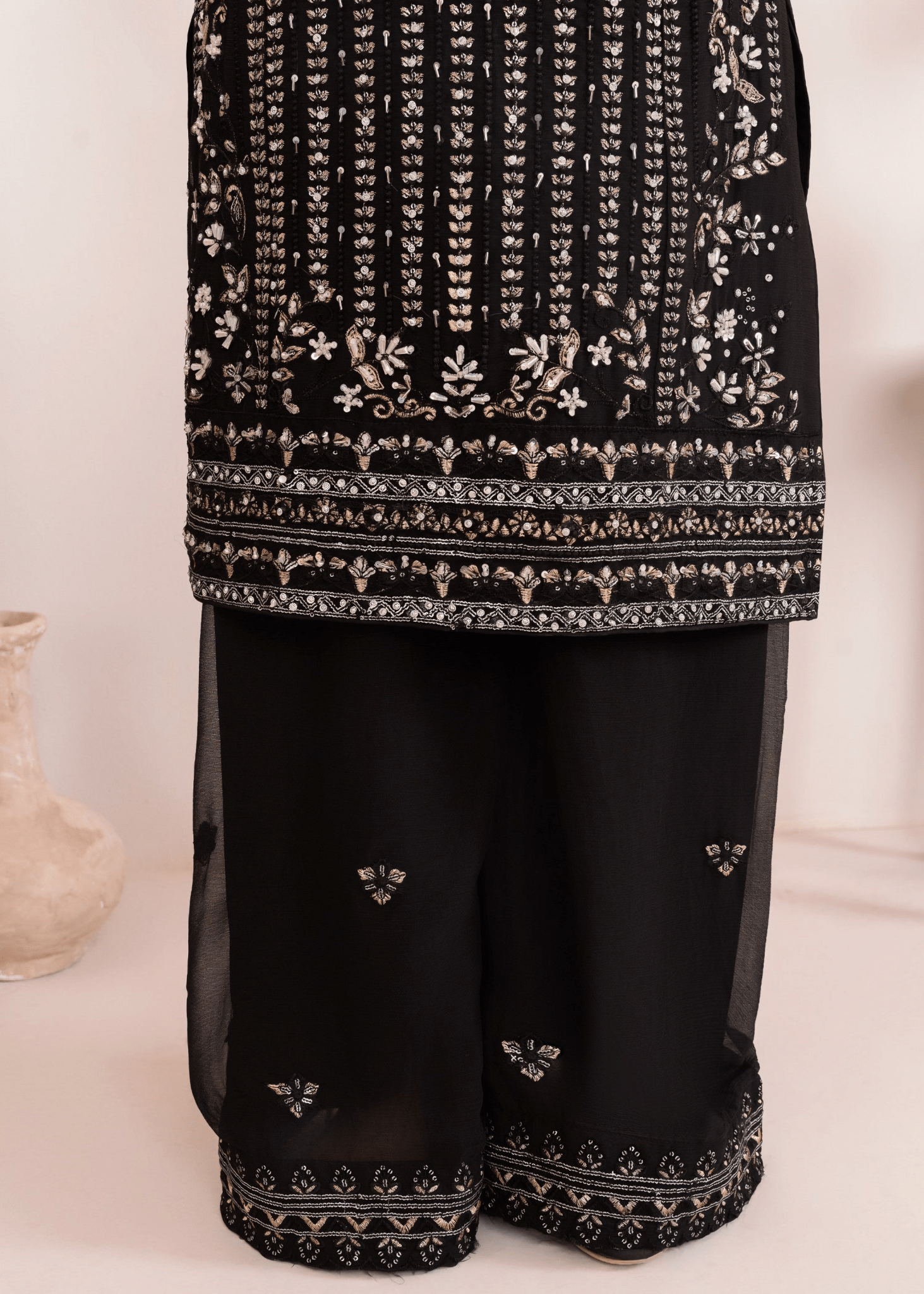 Mah - e - Mehr - Black Embroidered Chiffon Kurta Set - Qalbi Loom