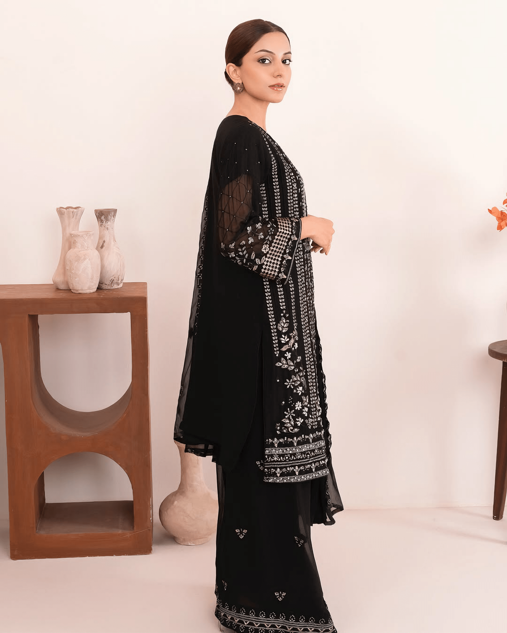 Mah - e - Mehr - Black Embroidered Chiffon Kurta Set - Qalbi Loom